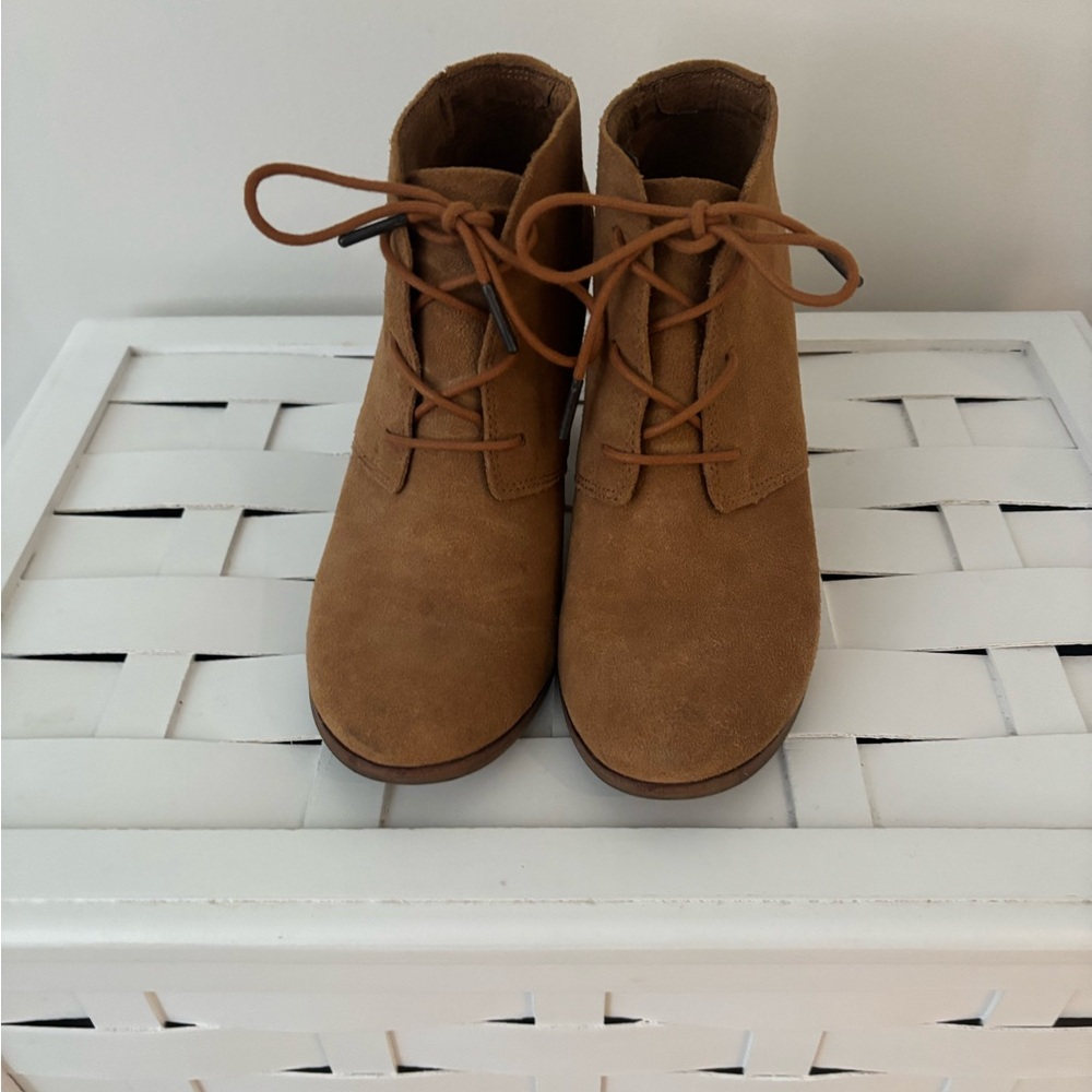 Toms Chestnut Suede Lace-Up Ankle Booties Boots